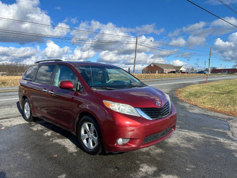 2013 Toyota Sienna LE 7-Passenger Auto Access Seat