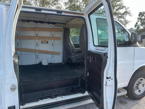 2022 Chevrolet Express 2500