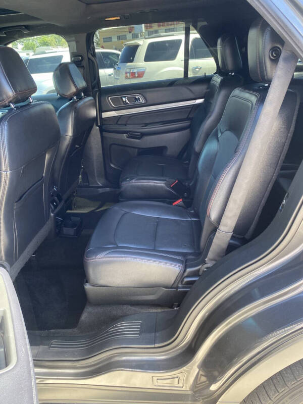 2017 Ford Explorer Sport