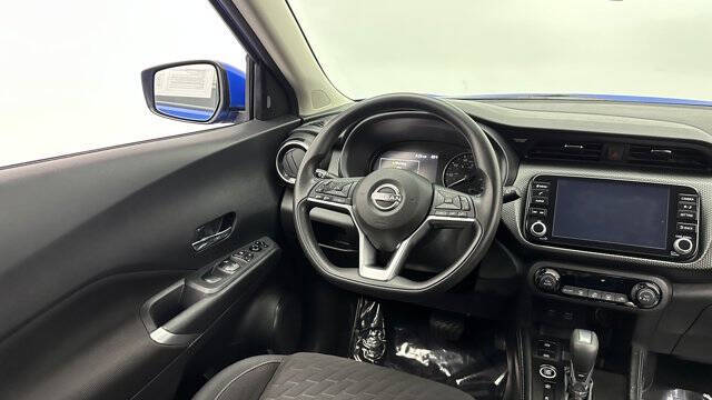 2022 Nissan Kicks SV