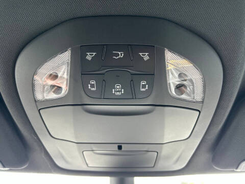2027 Chrysler Pacifica LX