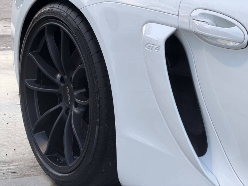 2016 Porsche Cayman GT4