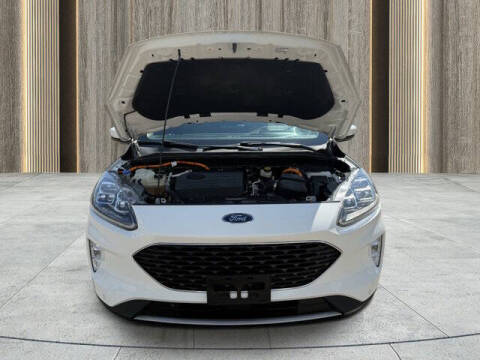 2020 Ford Escape Hybrid Titanium