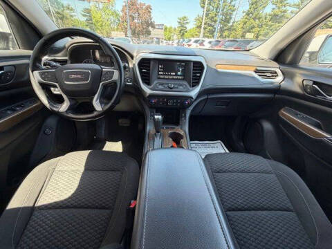 2017 GMC Acadia SLE-2