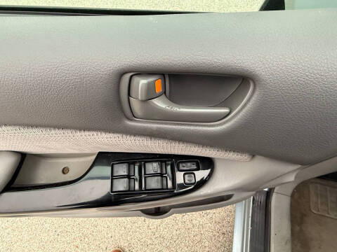 2004 Toyota Sienna CE 8 Passenger