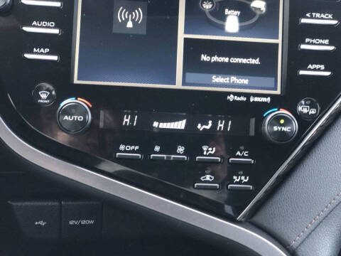 2020 Toyota Camry Hybrid XLE