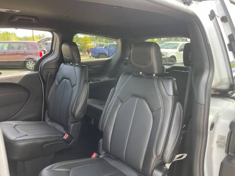 2027 Chrysler Pacifica LX