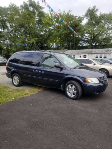 2007 Dodge Grand Caravan for sale at FIVE FRIENDS AUTO in Wilmington DE