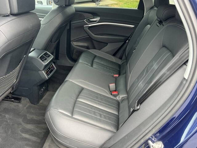 2021 Audi e-tron quattro Premium