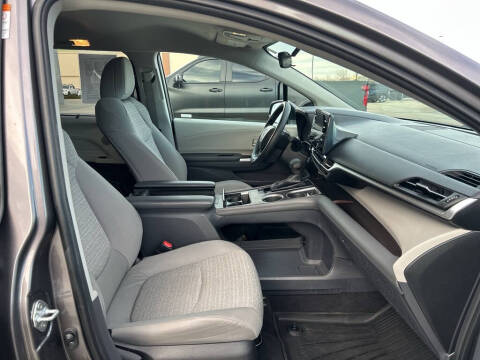 2023 Toyota Sienna LE 8-Passenger