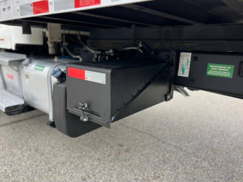 2020 Freightliner M2 106