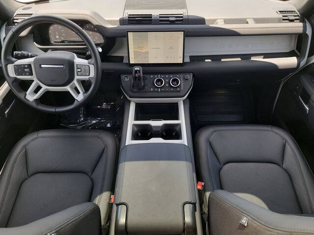 2025 Land Rover Defender 110 P300 S