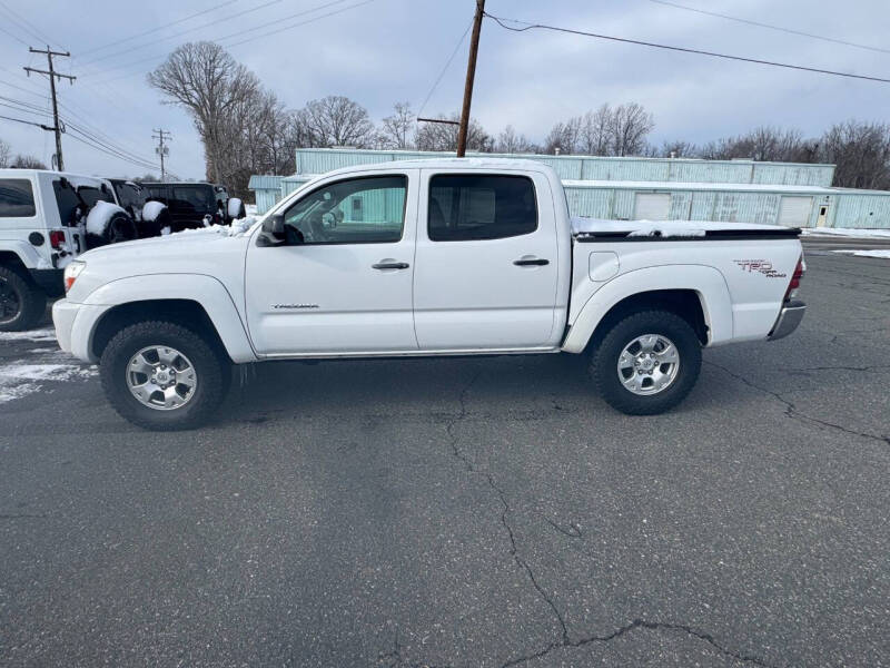 2010 Toyota Tacoma Base's photo