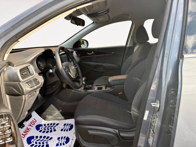 2020 Kia Sorento LX V6