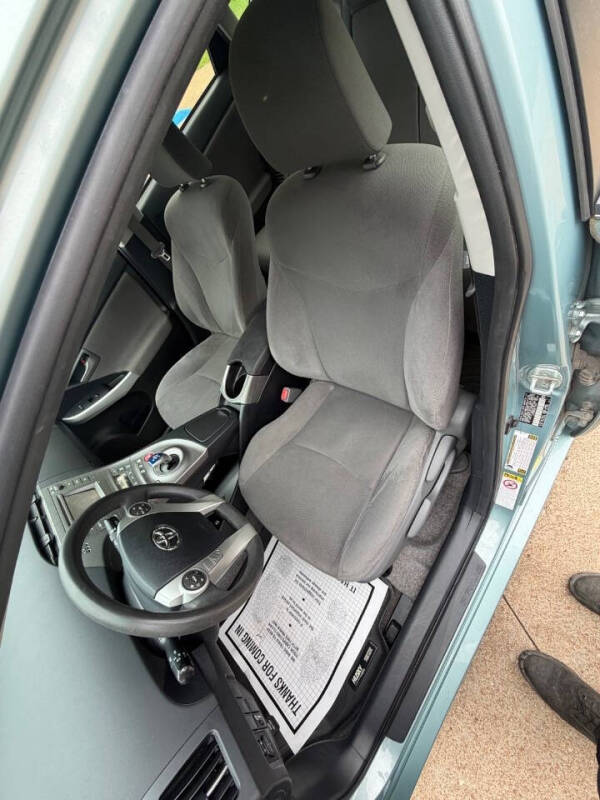 2014 Toyota Prius Two