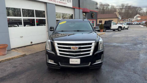 2017 Cadillac Escalade Luxury