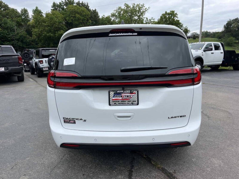 2027 Chrysler Pacifica Limited