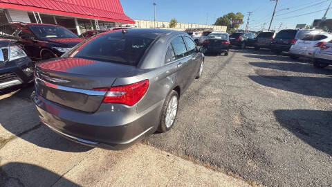 2012 Chrysler 200 LX