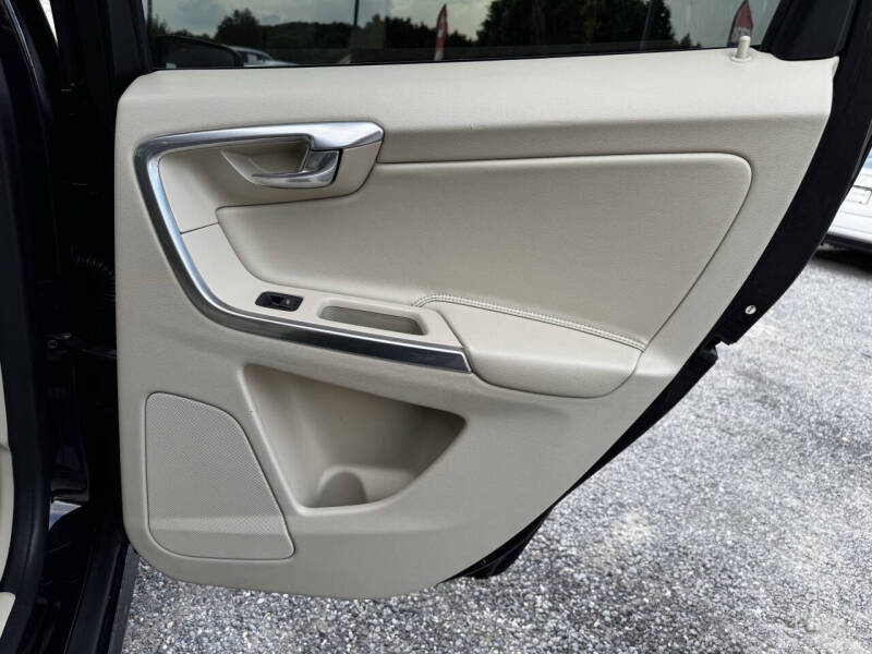 2015 Volvo XC60 T5 Drive-E Premier