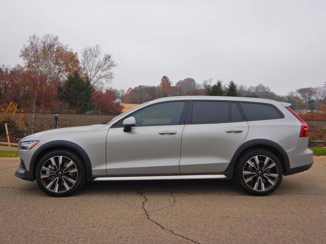2025 Volvo V60 Cross Country B5 Ultra