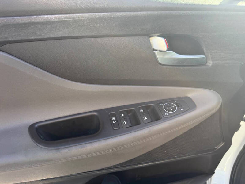 2019 Hyundai Santa Fe SE 2.4L