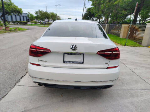 2017 Volkswagen Passat 1.8T R-Line