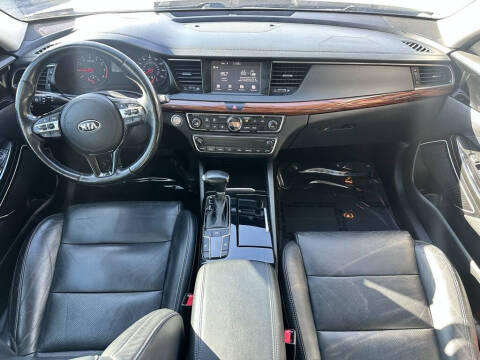 2017 Kia Cadenza Premium