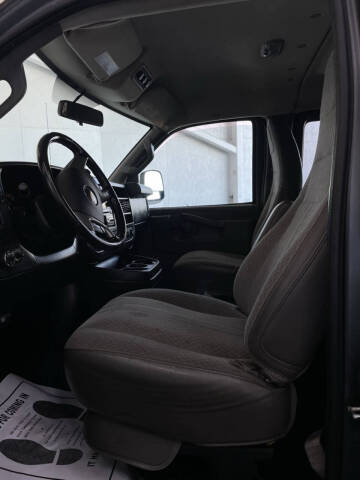 2017 Chevrolet Express LT 3500