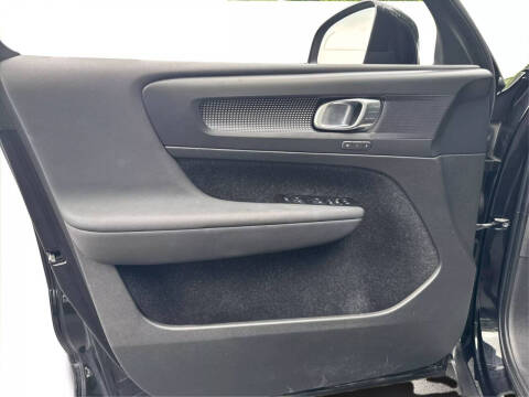 2021 Volvo XC40 T5 R-Design