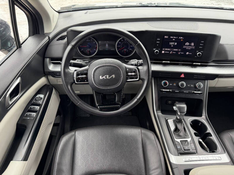 2024 Kia Carnival LX