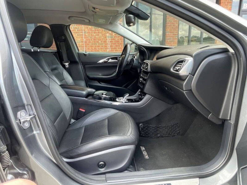 2018 Infiniti QX30 Essential
