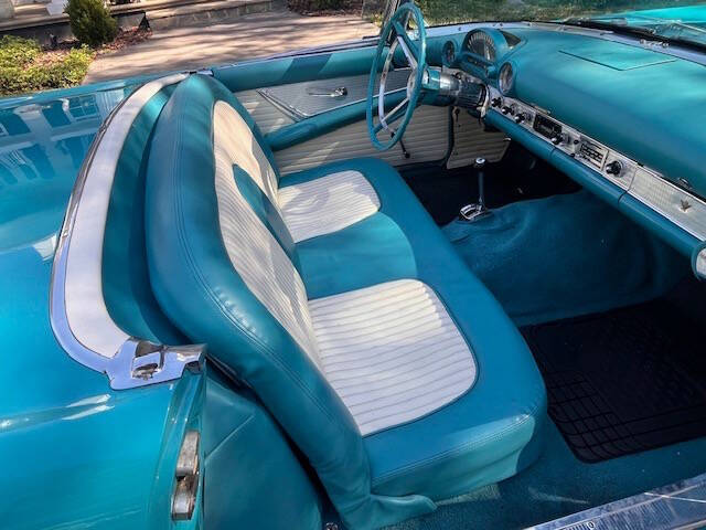 1956 Ford Thunderbird