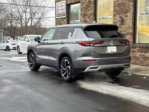 2022 Mitsubishi Outlander SE