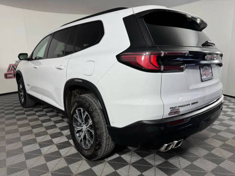 2024 GMC Acadia AT4