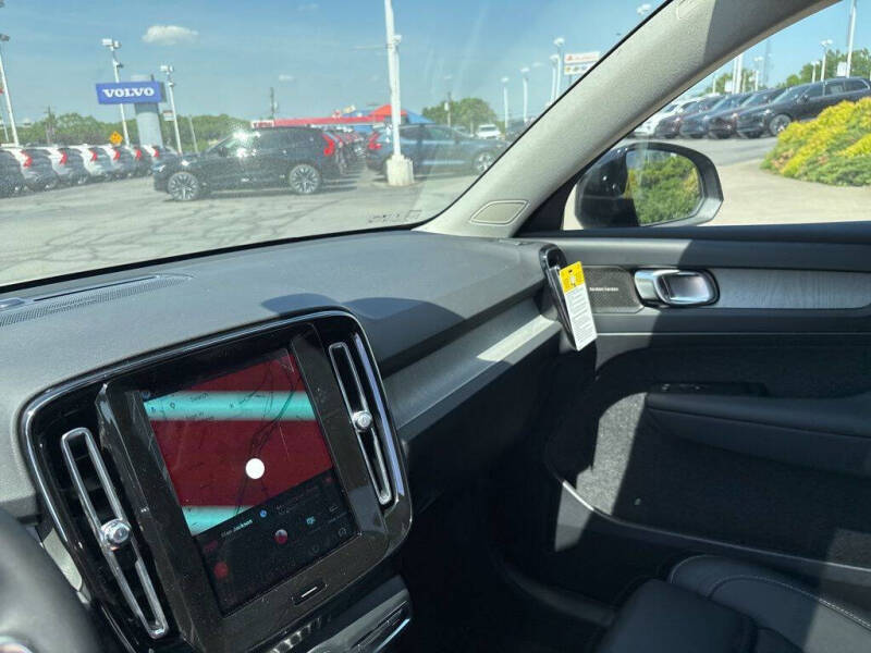 2026 Volvo XC40 B5 Plus