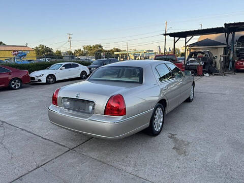2007 Lincoln Town Car Signature