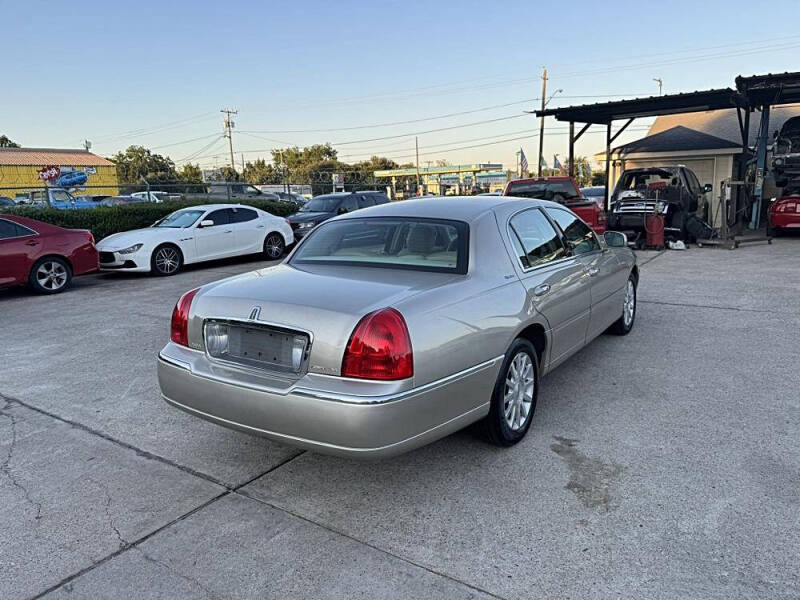 2007 Lincoln Town Car Signature