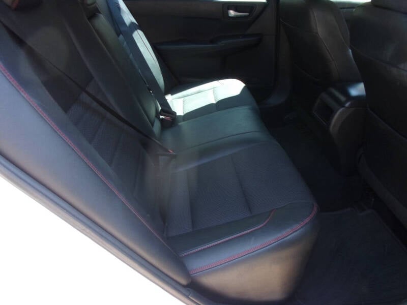 Image 10 of 2016 Toyota Camry SE