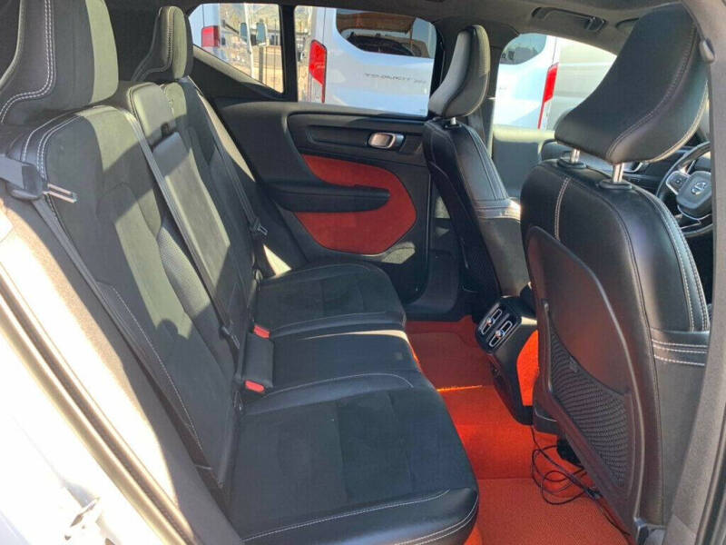 2019 Volvo XC40 T5 R-Design