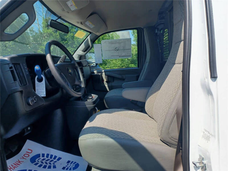 2025 Chevrolet Express 2500