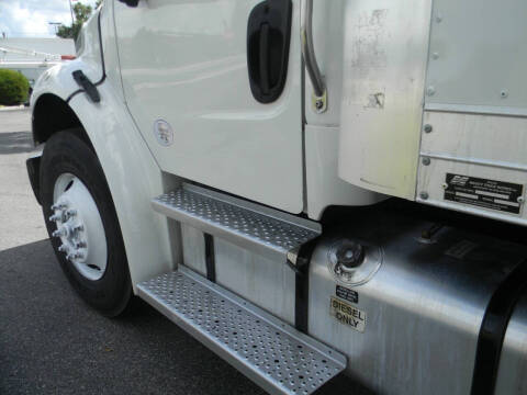 2022 Freightliner M2 106