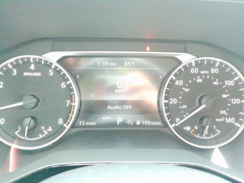 2025 Nissan Pathfinder SV