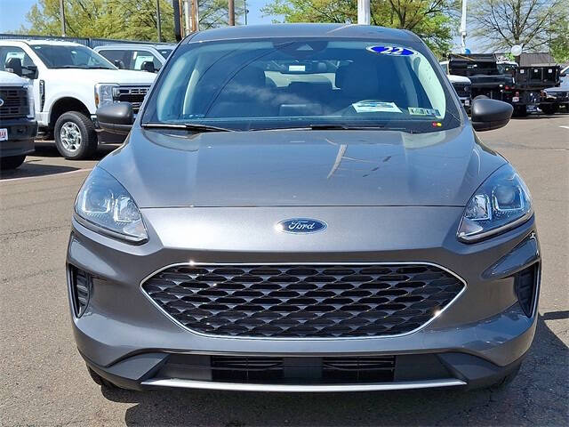 Used 2022 Ford Escape SE with VIN 1FMCU9G63NUB25053 for sale in Philadelphia, PA