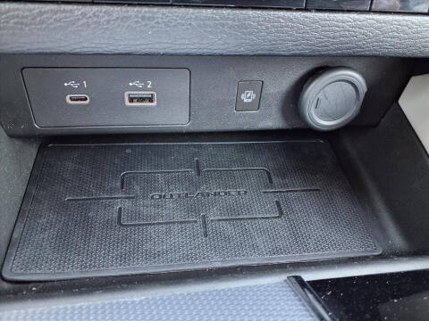 2024 Mitsubishi Outlander PHEV SEL