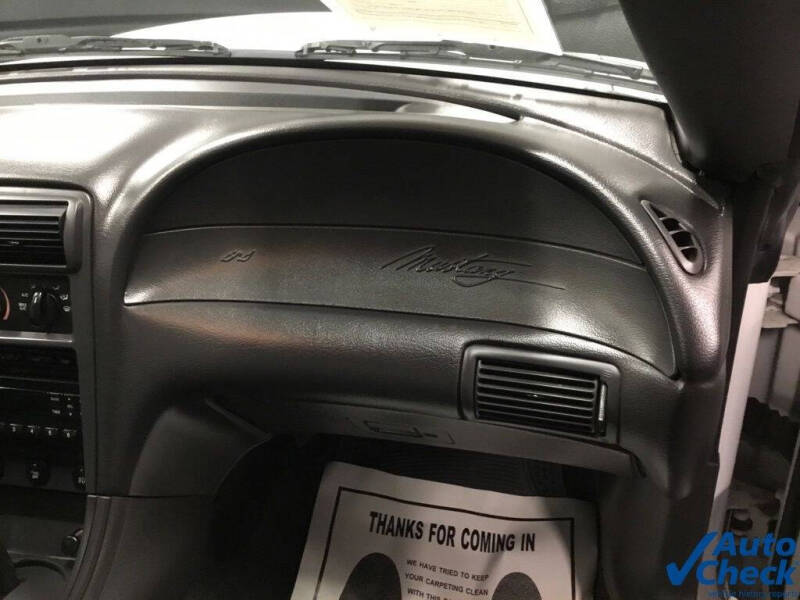2003 Ford Mustang