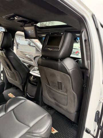 2017 Cadillac Escalade Platinum