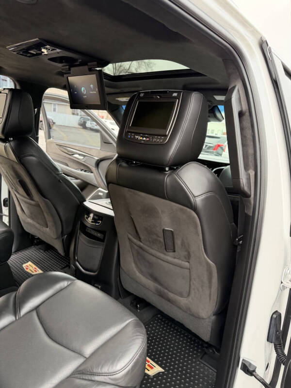 2017 Cadillac Escalade Platinum