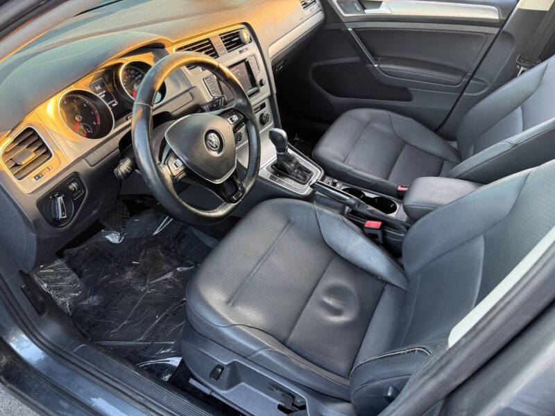 2015 Volkswagen Golf TSI SE