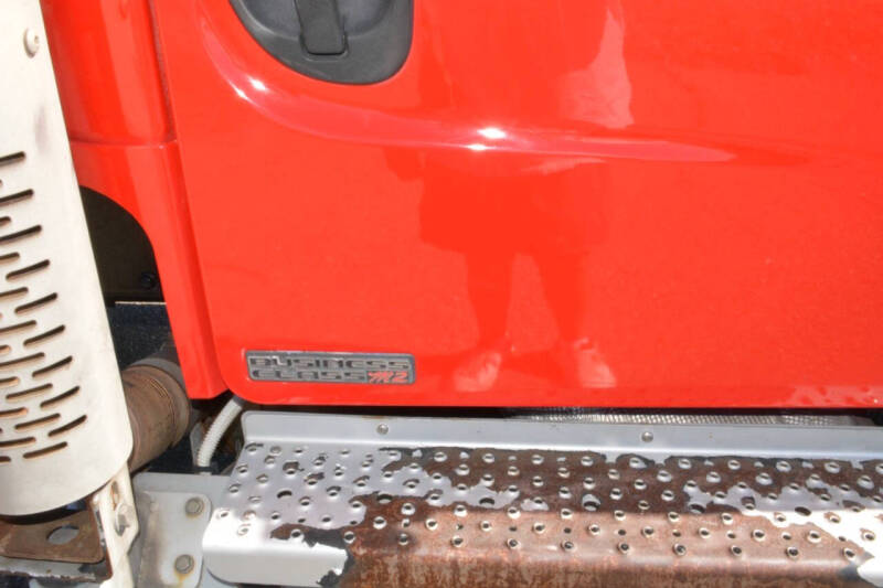 2012 Freightliner M2 106