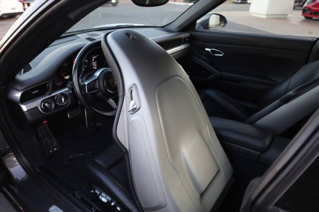 2017 Porsche 911 Carrera 4S